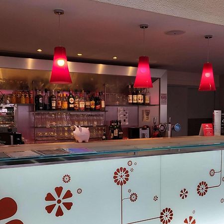 Hotel Ibis Saintes Zewnętrze zdjęcie