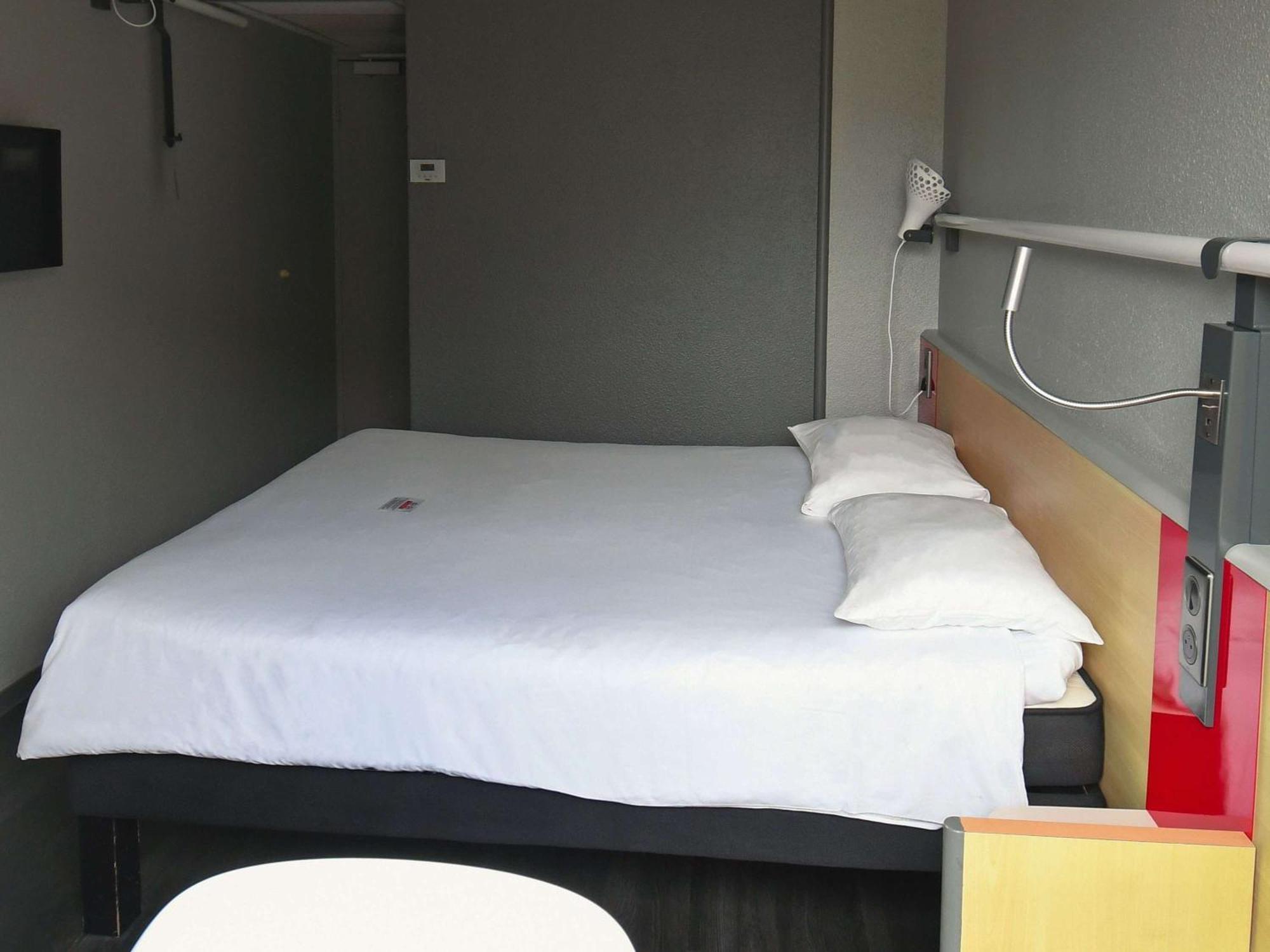Hotel Ibis Saintes Zewnętrze zdjęcie